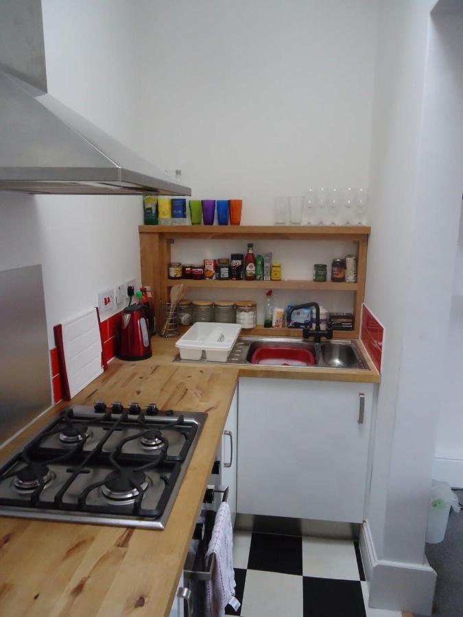 Apartamento Modern And Colourful Flat By The Castle Edimburgo Exterior foto